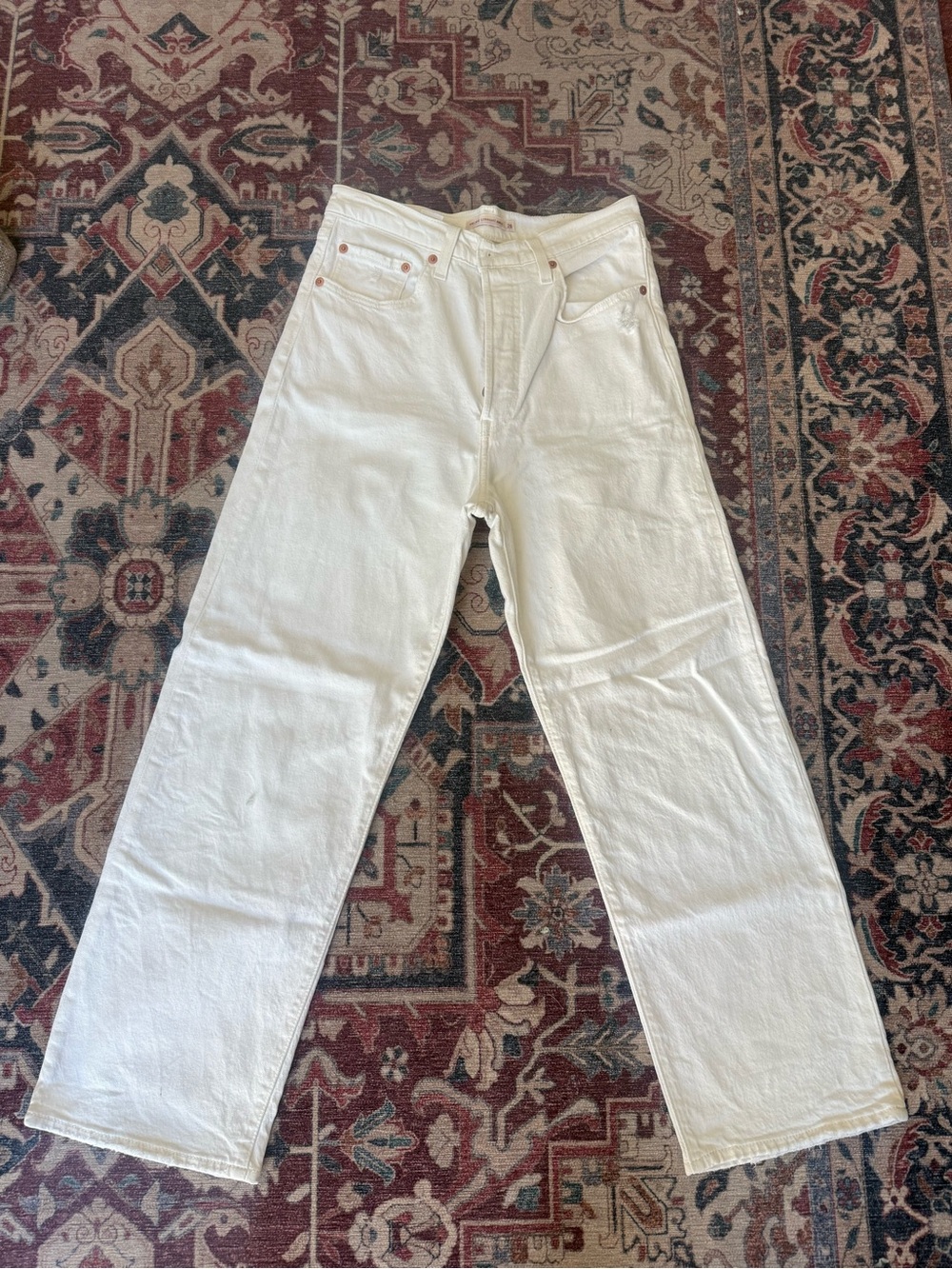 Levi’s White Ribcage Straight-Leg Jeans